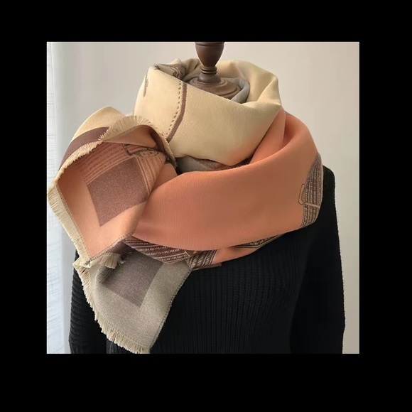 Jacquard Scarf ~ Absolutely gorgeous ~ Get your Scarf on! - Picture 2 of 8